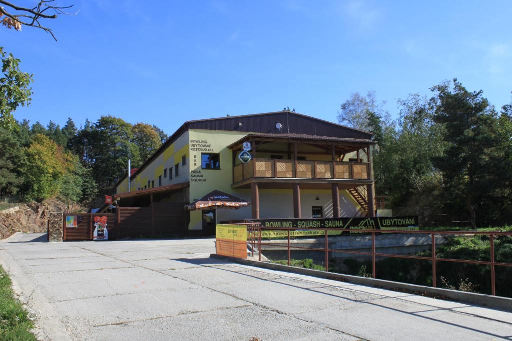 Rockhill Dacice Hotel Buitenkant foto